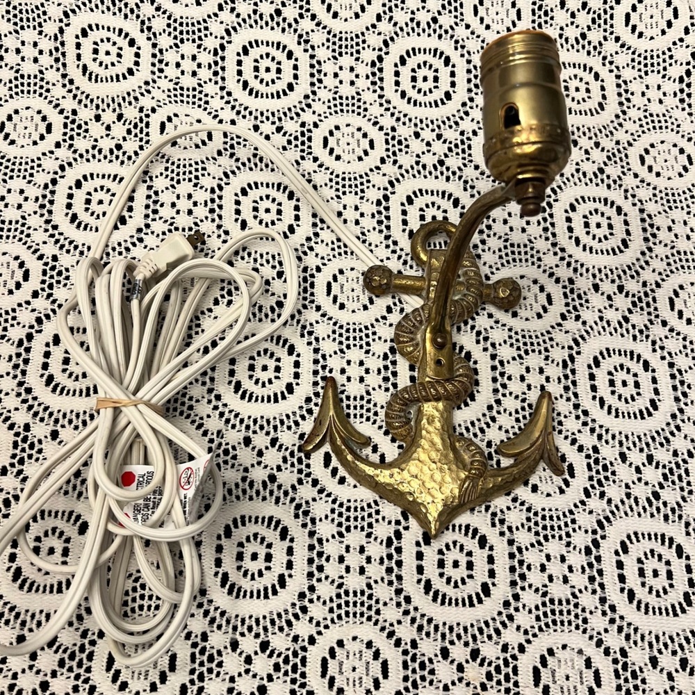 Vintage Brass Toned Anchor-Shaped Wall Sconce Lamp | Nautical